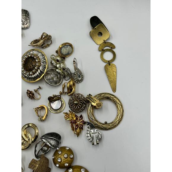 One and half Pound Single Clip Rhinestone Pearl clip Craft Pendant Earring Lot - Picture 3 of 9